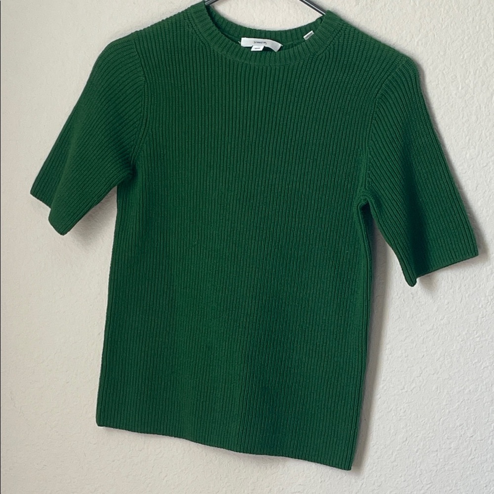 Vince Green Sweater ribbed. NEW without tags . XS can fit a medium